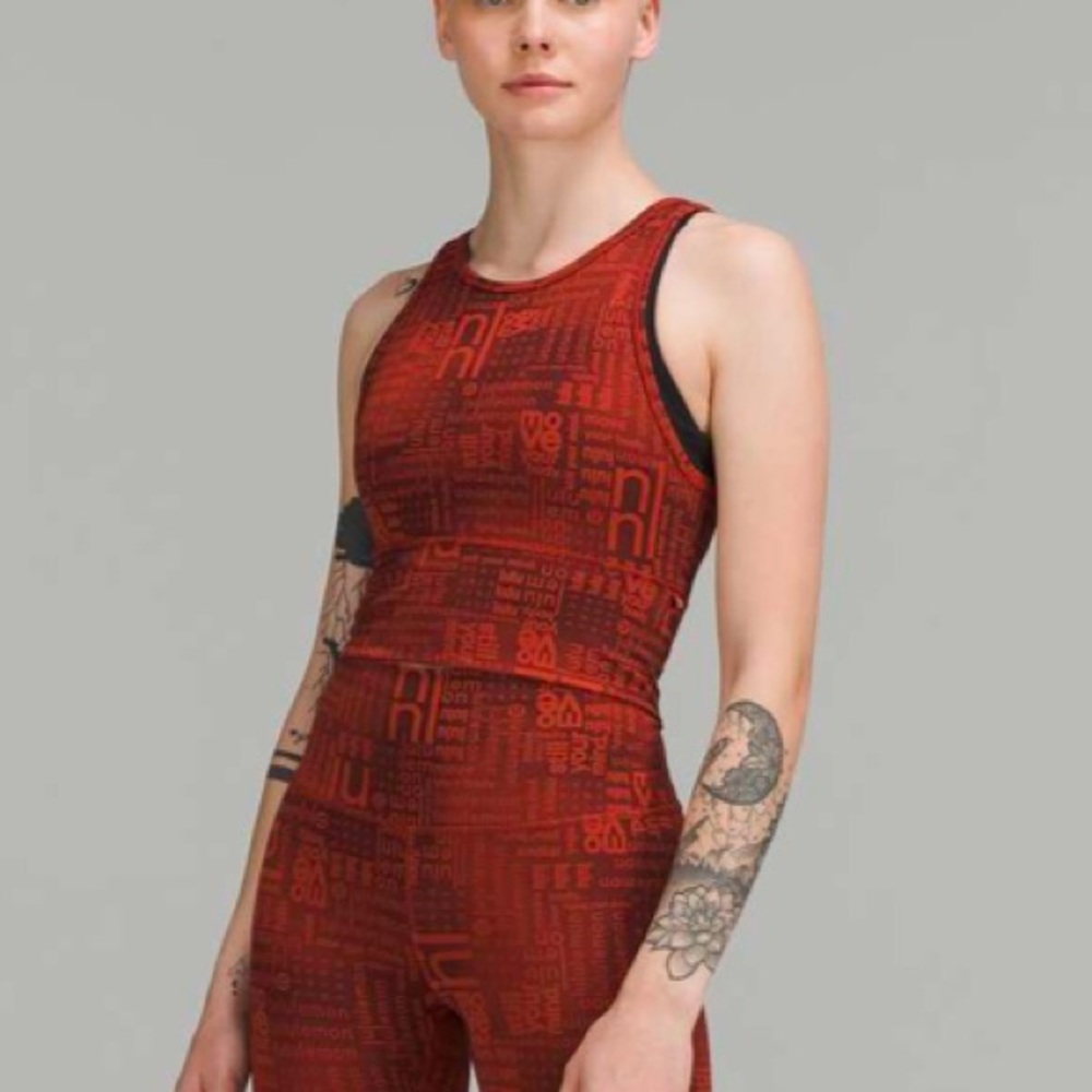 Lululemon Power Pivot Everlux Tank Top *Motif
Lululemon Ombre Red Multi - Picture 3 of 9